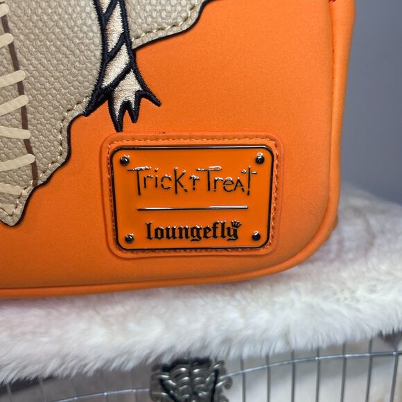 Loungefly Trick or Treat Sam Cosplay Mini Backpack – Halloween Edition NWT - Picture 4 of 12